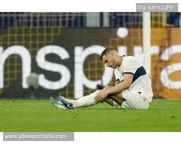 卢卡斯埃尔南德斯因欧冠肘击对手被禁赛三场引发热议